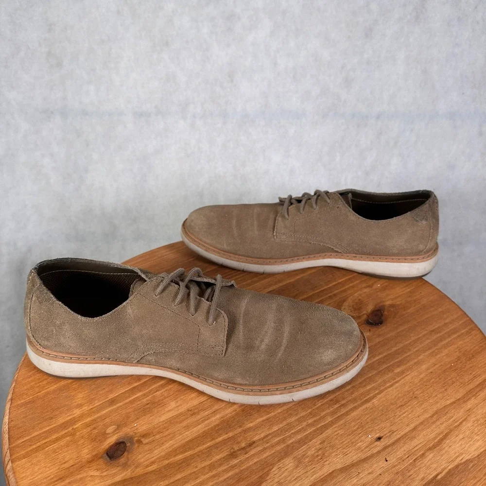 Clarks Suede Derby Shoes Mens 9 Tan Good Ultimate Comfort Lace Up 261496357080